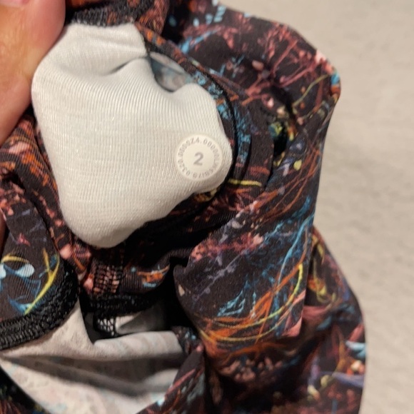 Lululemon Wunder Under High-Rise Crop Scallop Full-On Luxtreme Foliage size 2 - Picture 7 of 7